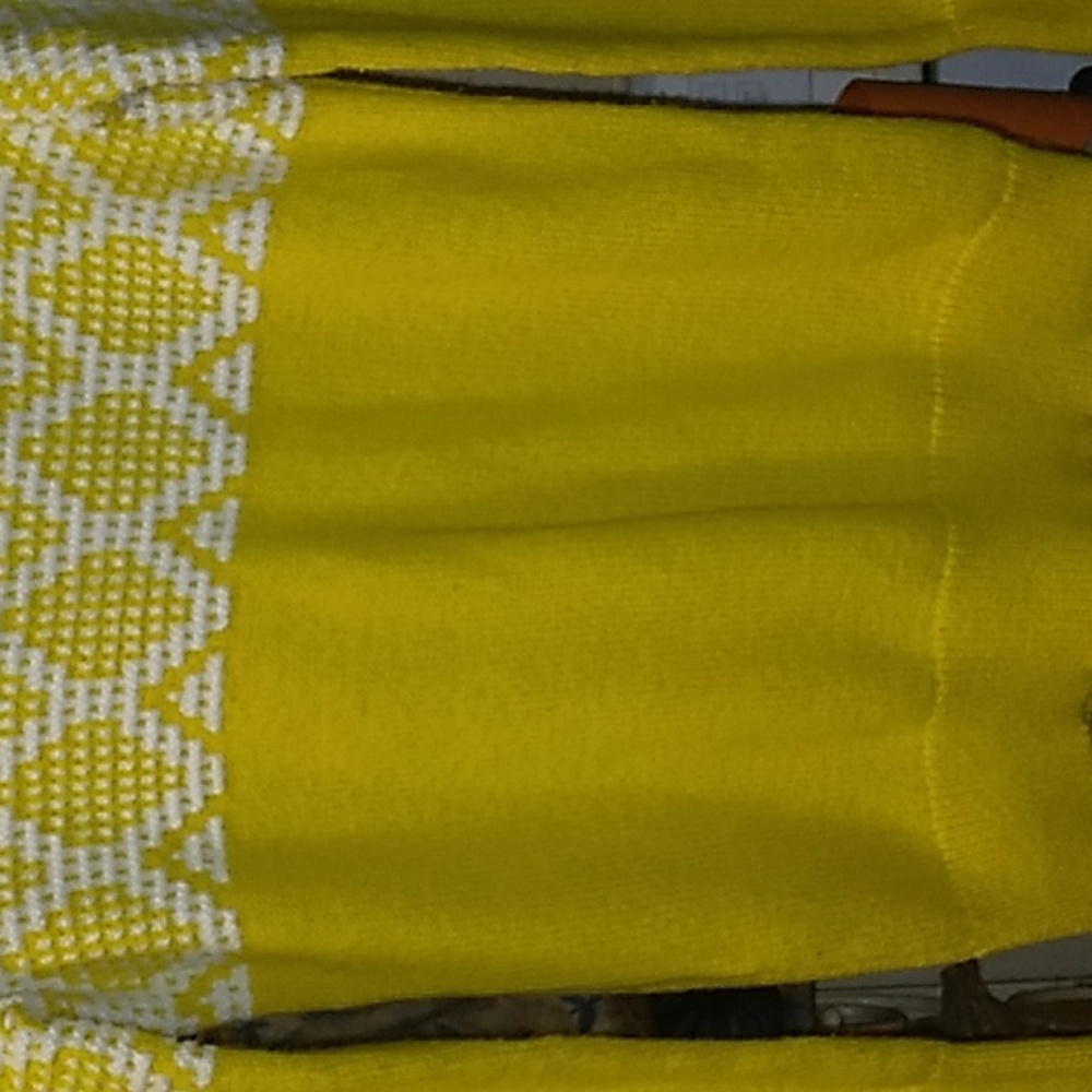 Old Navy Comfy Sweater-- (Womans size small) - Picture 4 of 9